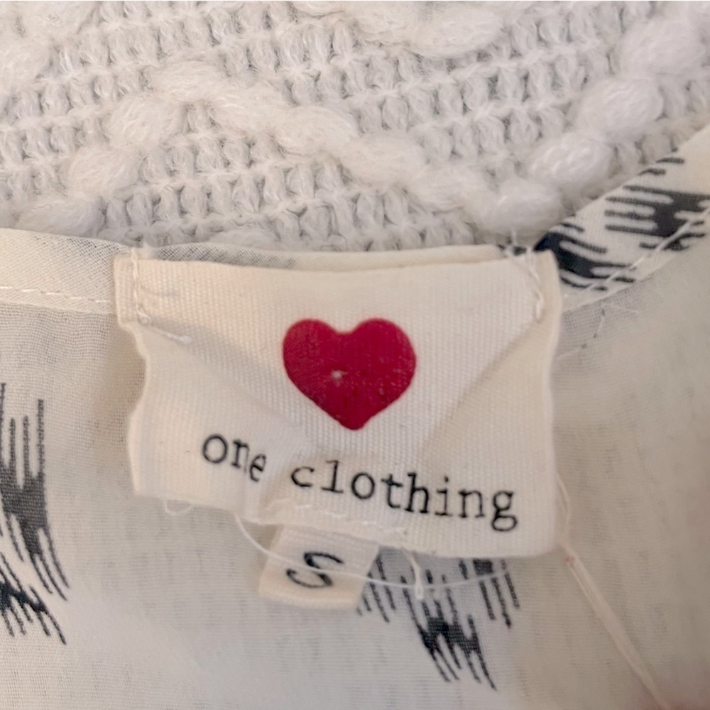 Cold Shoulder Sheer Layer Top | One Clothing - Picture 6 of 6
